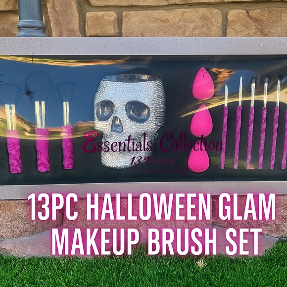 13pc Essentials Brush Set w/ Crystal Skull Cup – BNIB Halloween Glam Makeup - Picture 1 of 6